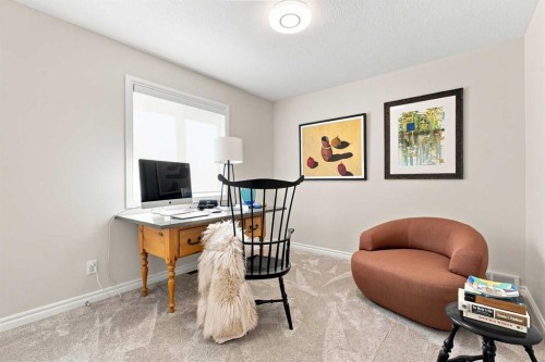 236 Hillcrest Drive Sw, Airdrie, AB - Indoor Photo Showing Office