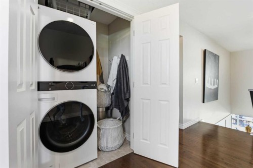 236 Hillcrest Drive Sw, Airdrie, AB - Indoor Photo Showing Laundry Room