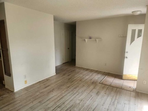 2408 23 Avenue Sw, Calgary, AB - Indoor Photo Showing Other Room