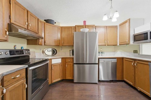 96 Falshire Close Ne, Calgary, AB - Indoor Photo Showing Kitchen