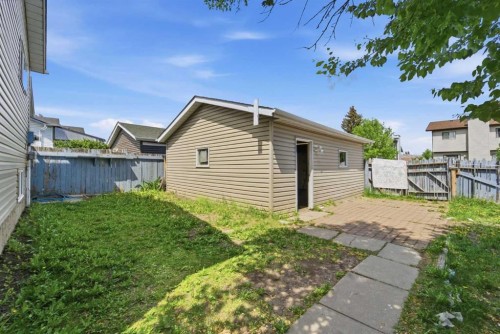 96 Falshire Close Ne, Calgary, AB - Outdoor