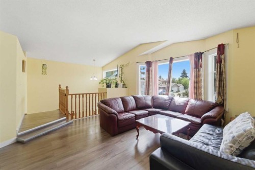 96 Falshire Close Ne, Calgary, AB - Indoor Photo Showing Living Room