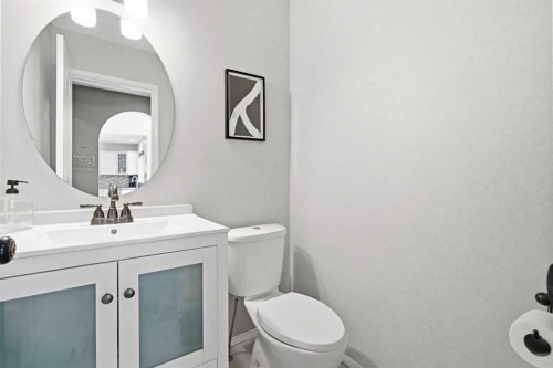 249 Inverness Park Se, Calgary, AB - Indoor Photo Showing Bathroom