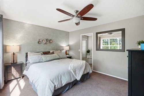 249 Inverness Park Se, Calgary, AB - Indoor Photo Showing Bedroom