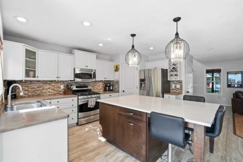 249 Inverness Park Se, Calgary, AB - Indoor Photo Showing Kitchen With Upgraded Kitchen