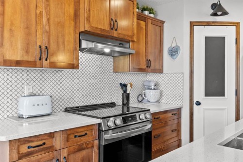 624 Cranston Drive Se, Calgary, AB - Indoor Photo Showing Kitchen