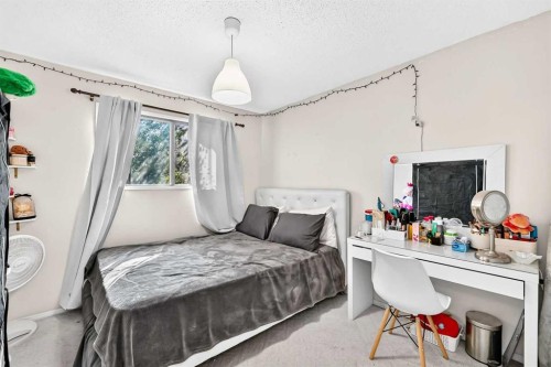 617 Whitewood Road Ne, Calgary, AB - Indoor Photo Showing Bedroom
