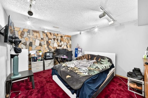 617 Whitewood Road Ne, Calgary, AB - Indoor Photo Showing Bedroom