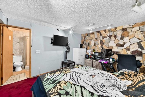 617 Whitewood Road Ne, Calgary, AB - Indoor Photo Showing Bedroom