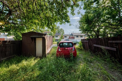 617 Whitewood Road Ne, Calgary, AB - Outdoor