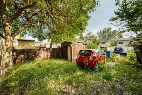 617 Whitewood Road Ne, Calgary, AB - Outdoor