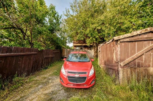 617 Whitewood Road Ne, Calgary, AB - Outdoor