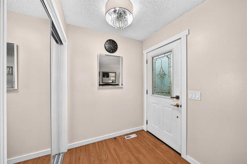 617 Whitewood Road Ne, Calgary, AB - Indoor Photo Showing Other Room