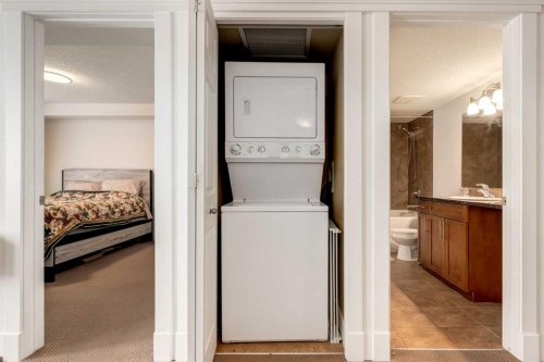 132-500 Rocky Vista Gardens Nw, Calgary, AB - Indoor Photo Showing Laundry Room