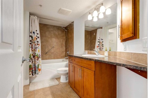 132-500 Rocky Vista Gardens Nw, Calgary, AB - Indoor Photo Showing Bathroom