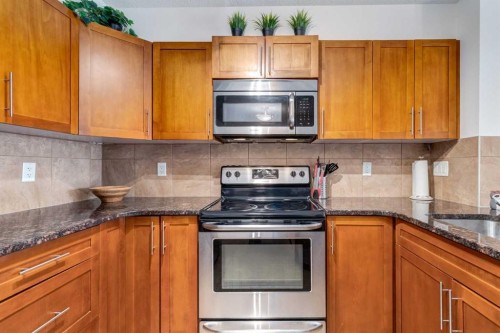 132-500 Rocky Vista Gardens Nw, Calgary, AB - Indoor Photo Showing Kitchen