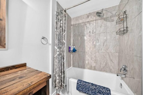 31 Taylor Way Se, Airdrie, AB - Indoor Photo Showing Bathroom