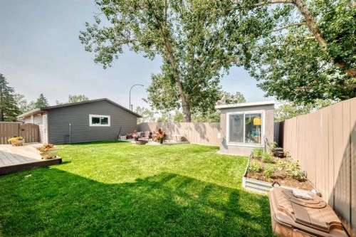 31 Taylor Way Se, Airdrie, AB - Outdoor