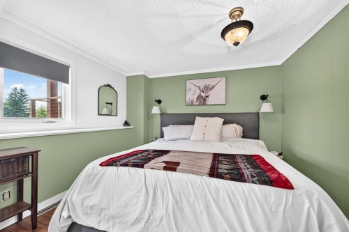 31 Taylor Way Se, Airdrie, AB - Indoor Photo Showing Bedroom