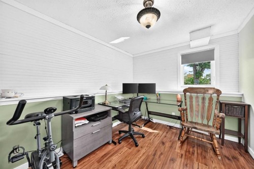 31 Taylor Way Se, Airdrie, AB - Indoor Photo Showing Other Room