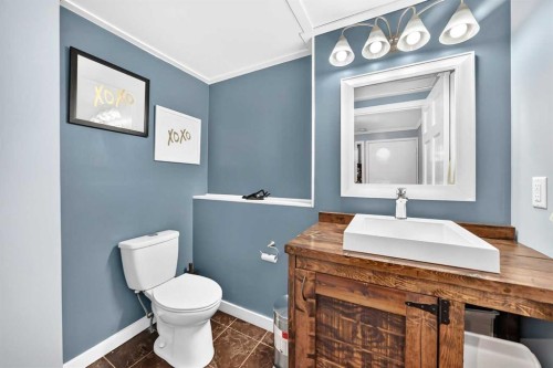 31 Taylor Way Se, Airdrie, AB - Indoor Photo Showing Bathroom