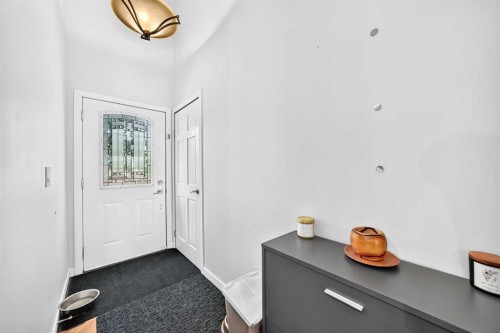 31 Taylor Way Se, Airdrie, AB - Indoor Photo Showing Other Room