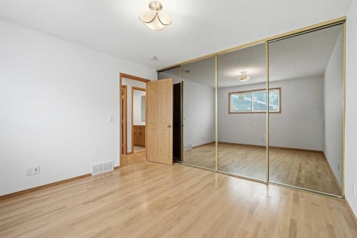 3433 33A Avenue Se, Calgary, AB 