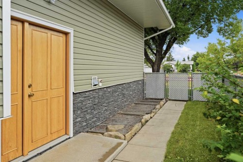 3433 33A Avenue Se, Calgary, AB 