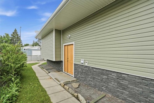 3433 33A Avenue Se, Calgary, AB 