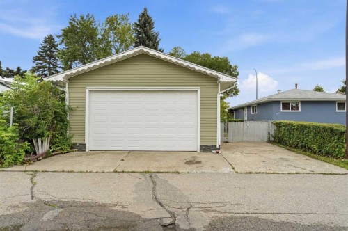 3433 33A Avenue Se, Calgary, AB 