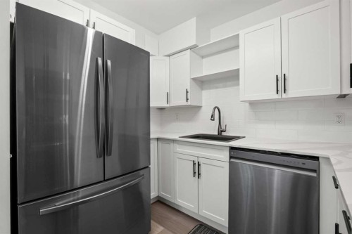 40-3809 45 Street Sw, Calgary, AB - Indoor Photo Showing Kitchen With Stainless Steel Kitchen With Upgraded Kitchen