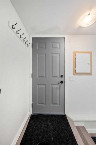 40-3809 45 Street Sw, Calgary, AB - Indoor Photo Showing Other Room