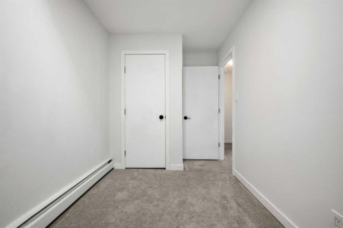 40-3809 45 Street Sw, Calgary, AB - Indoor Photo Showing Other Room