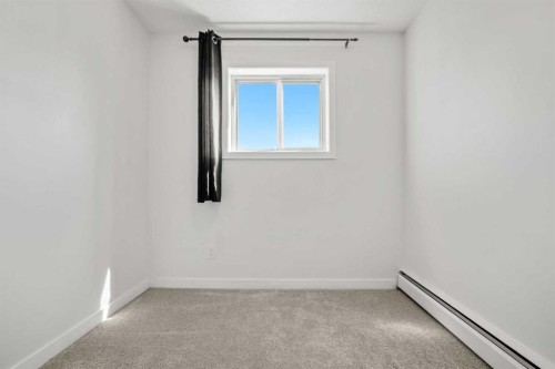 40-3809 45 Street Sw, Calgary, AB - Indoor Photo Showing Other Room