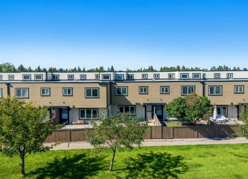 40-3809 45 Street Sw, Calgary, AB - Outdoor