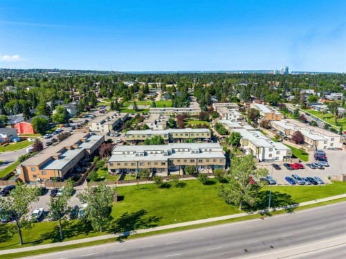 40-3809 45 Street Sw, Calgary, AB - Outdoor With View