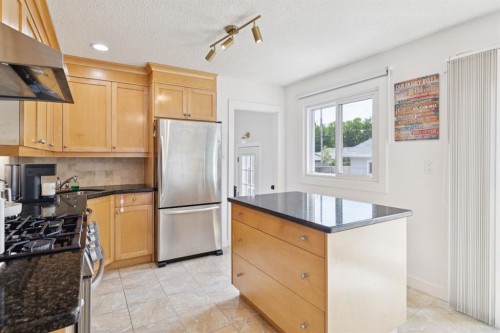 4927 10 Avenue Sw, Calgary, AB - Indoor Photo Showing Kitchen