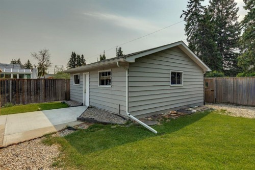 4927 10 Avenue Sw, Calgary, AB - Outdoor With Exterior