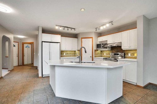 207 Citadel Peak Circle Nw, Calgary, AB 