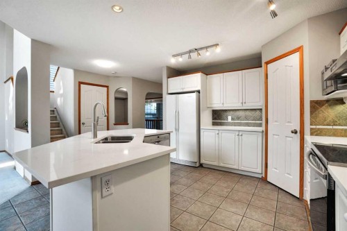 207 Citadel Peak Circle Nw, Calgary, AB 