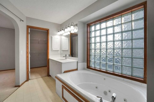 207 Citadel Peak Circle Nw, Calgary, AB 