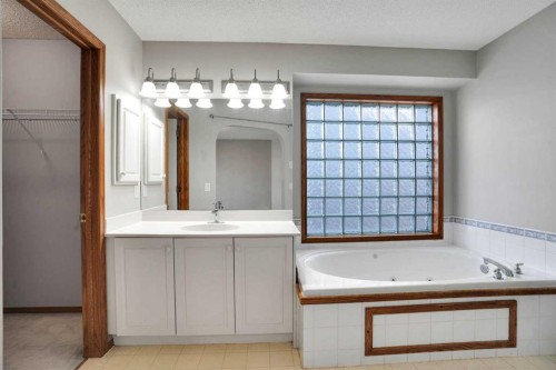 207 Citadel Peak Circle Nw, Calgary, AB 