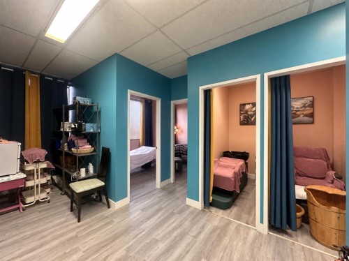 433 Malborough Way Ne, Calgary, AB 