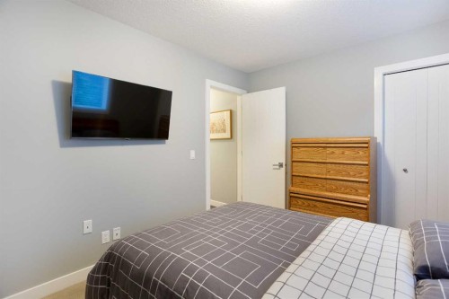 136 Rainbow Falls Glen, Chestermere, AB 