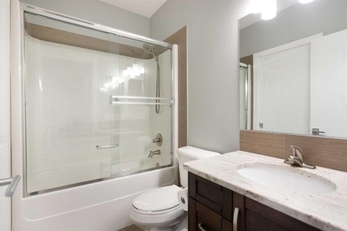 136 Rainbow Falls Glen, Chestermere, AB 
