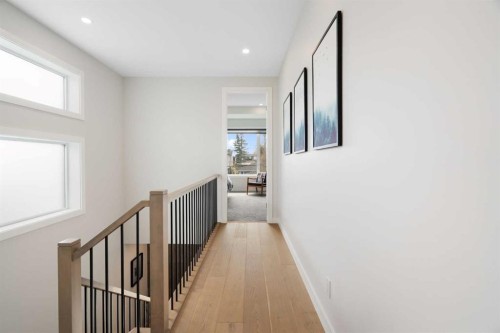 1141 Renfrew Drive Ne, Calgary, AB - Indoor Photo Showing Other Room