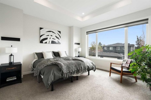 1141 Renfrew Drive Ne, Calgary, AB - Indoor Photo Showing Bedroom