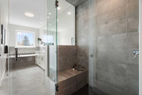 1141 Renfrew Drive Ne, Calgary, AB - Indoor Photo Showing Bathroom