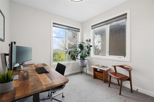 1141 Renfrew Drive Ne, Calgary, AB - Indoor Photo Showing Office