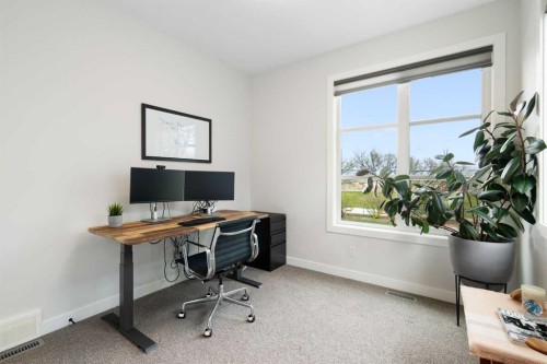 1141 Renfrew Drive Ne, Calgary, AB - Indoor Photo Showing Office